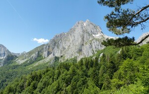 6a2186d4aeb7e_202605Lescun01.jpg